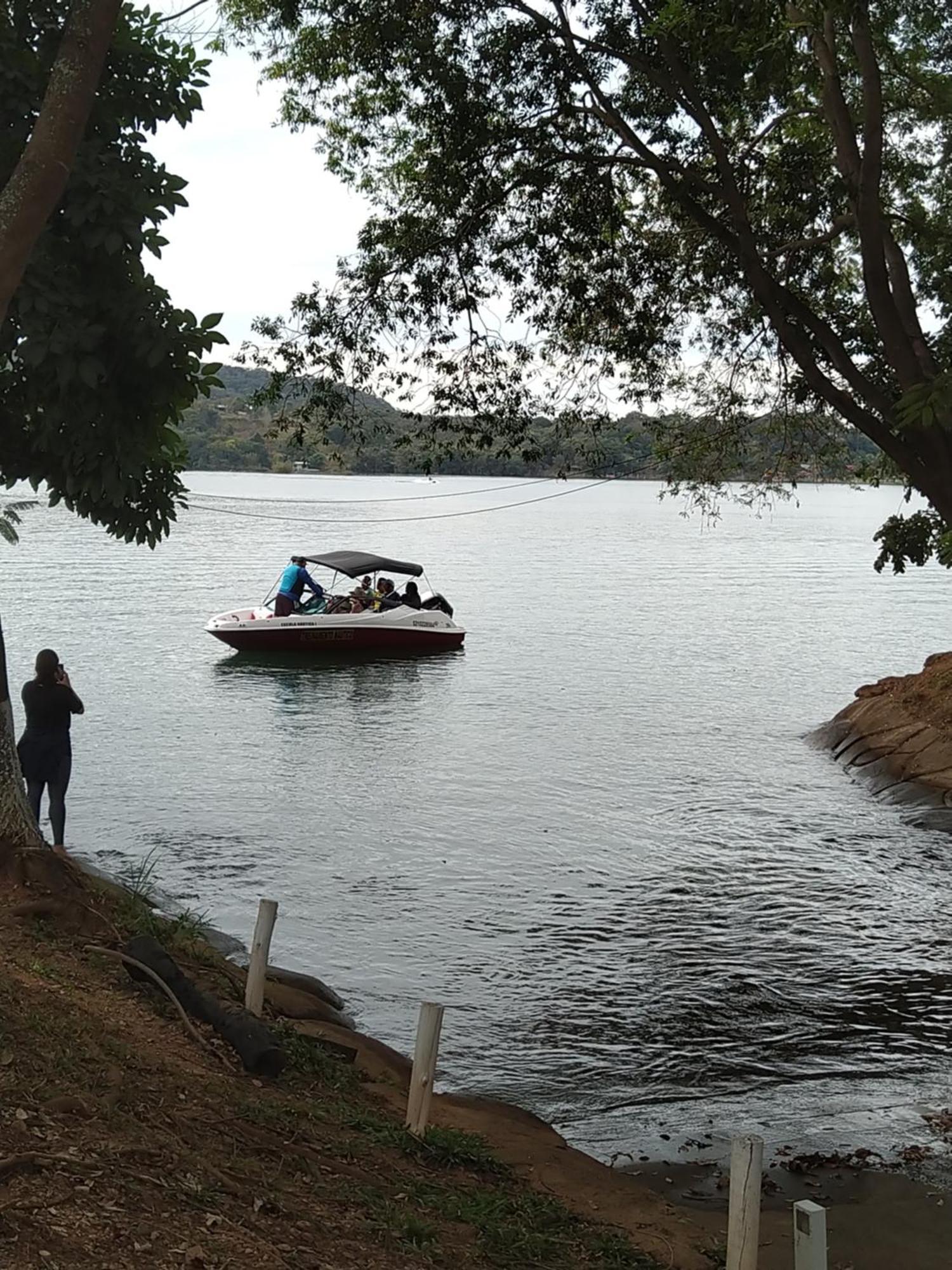Apartamento Do Lago, Com Churrasqueira Privativa , Cozinha , Internet Banda Larga, Rampa Barco E Jet, Pesqueiro - B101 Caldas Novas Kültér fotó