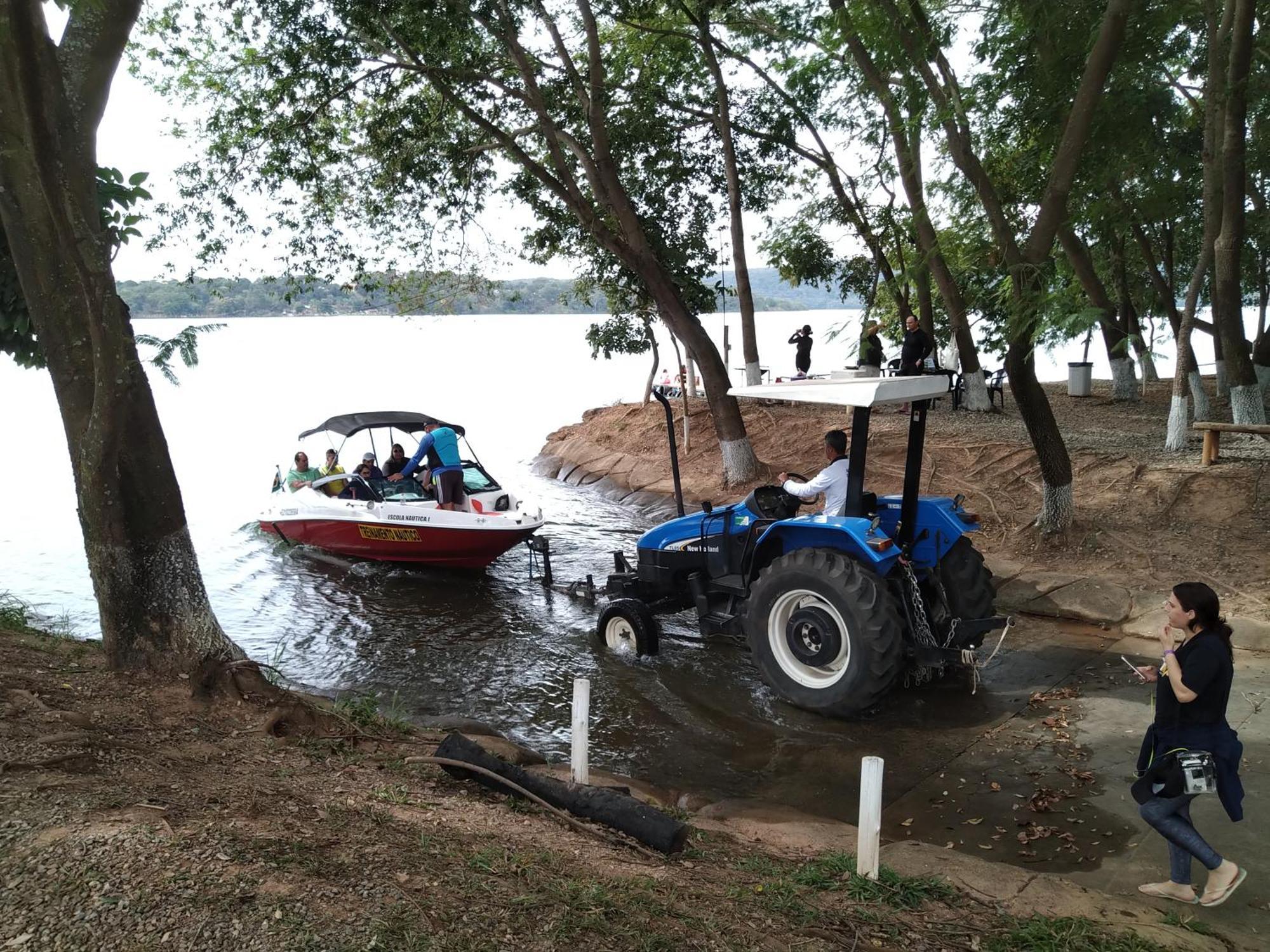 Apartamento Do Lago, Com Churrasqueira Privativa , Cozinha , Internet Banda Larga, Rampa Barco E Jet, Pesqueiro - B101 Caldas Novas Kültér fotó